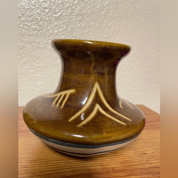 Native American Vintage Art Pottery Ceramic Vase 5” Tall - Picture 4 of 11